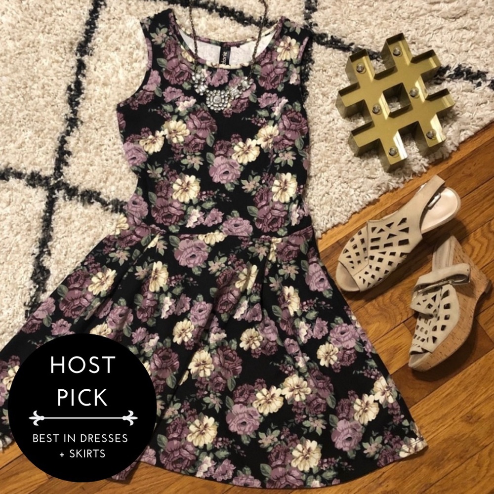 SALE 🌷 🌟HP🌟 Flowered A-line Dress
